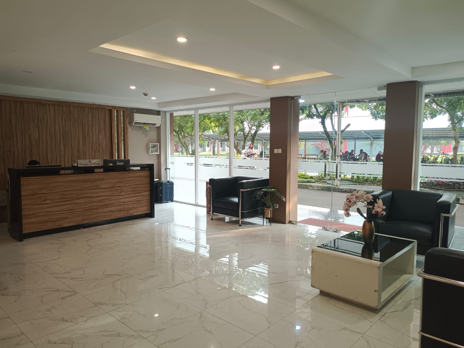 Front Office 2